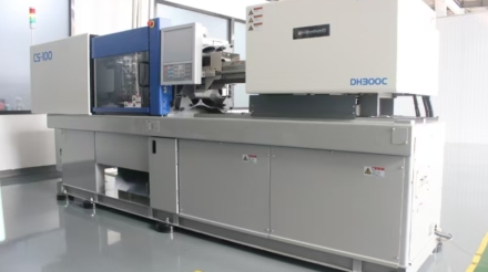 TOYO CS100 DHC300 injection machine