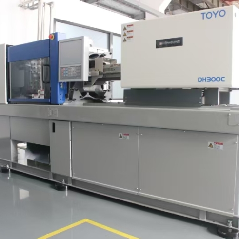 TOYO CS100 DHC300 injection machine